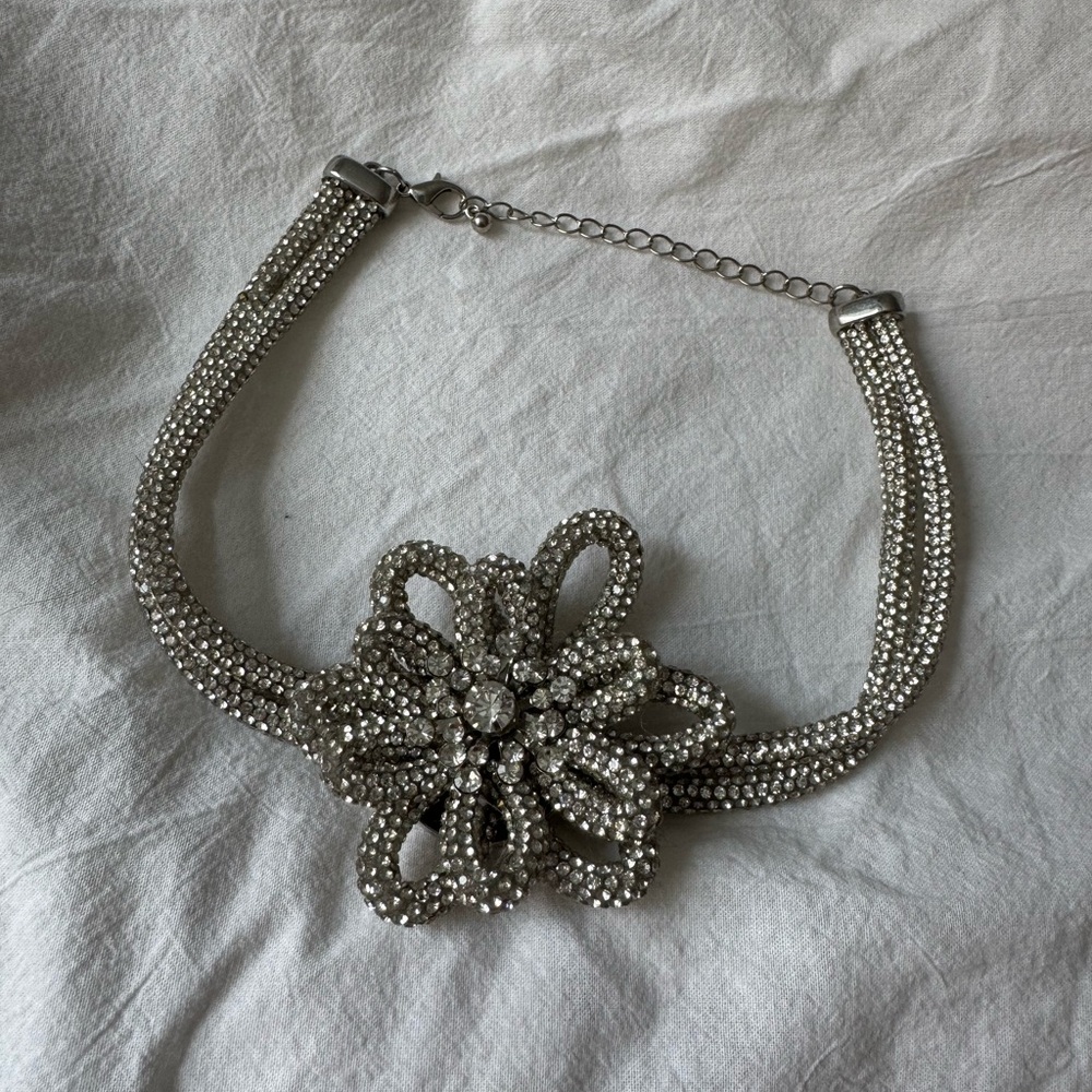 Mango Silver Crystal Flower Necklace